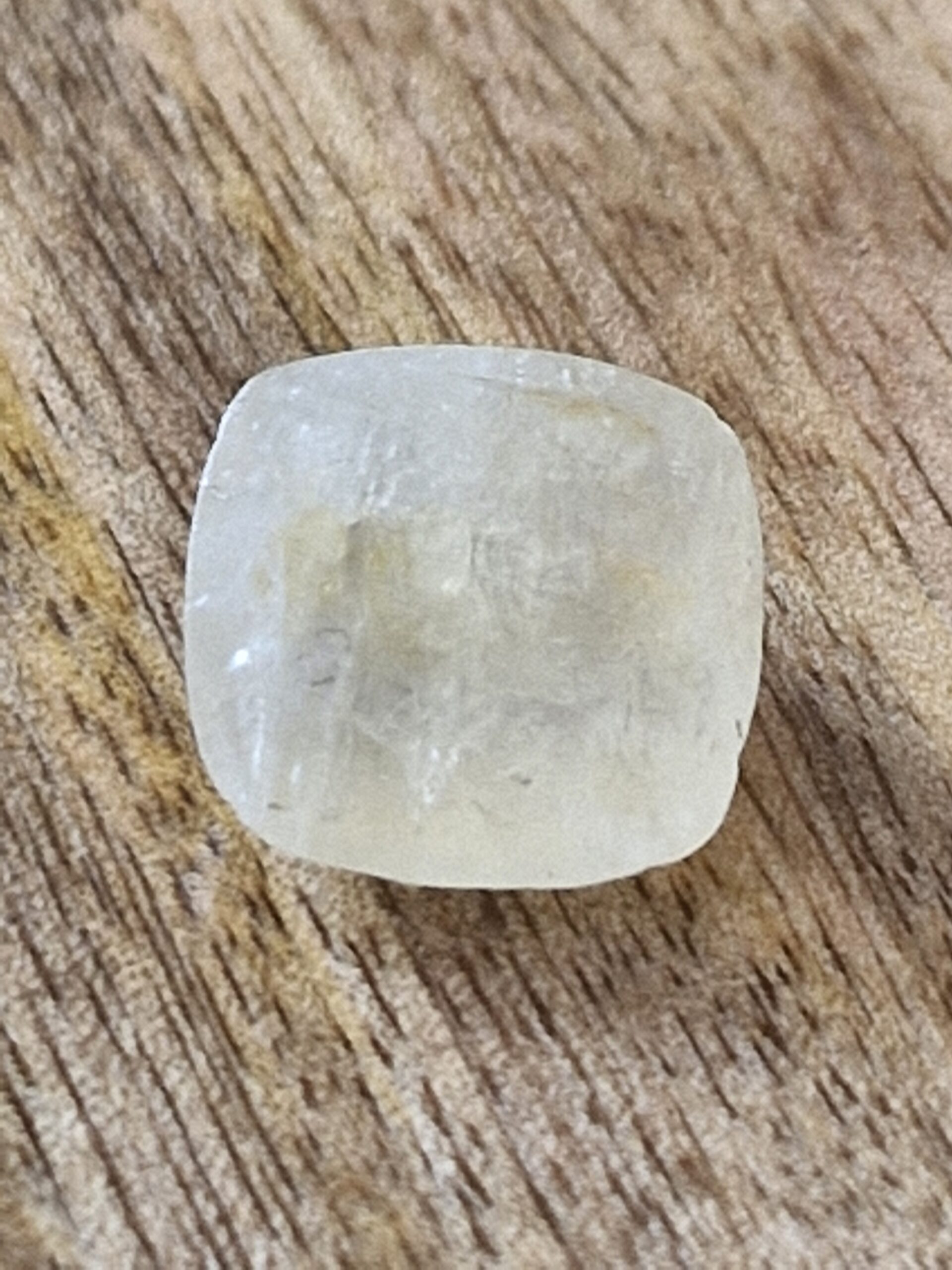 White Sapphire ie सफ़ेद पुखराज - Premium